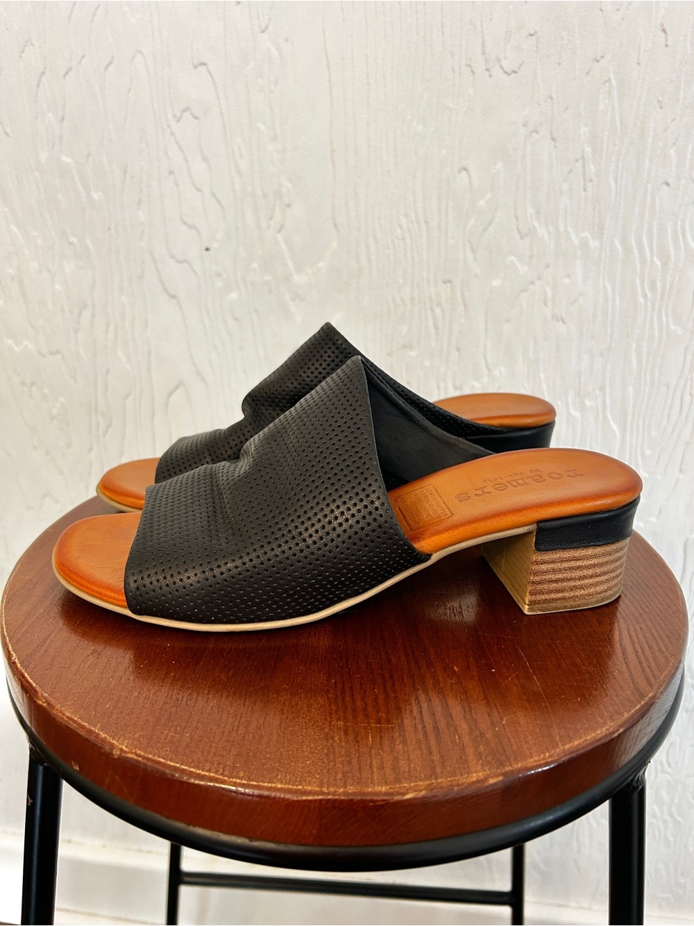 ROAMERS‎ Genuine Leather Peep Toe Sandals Stacked Heel Black sz 9/40